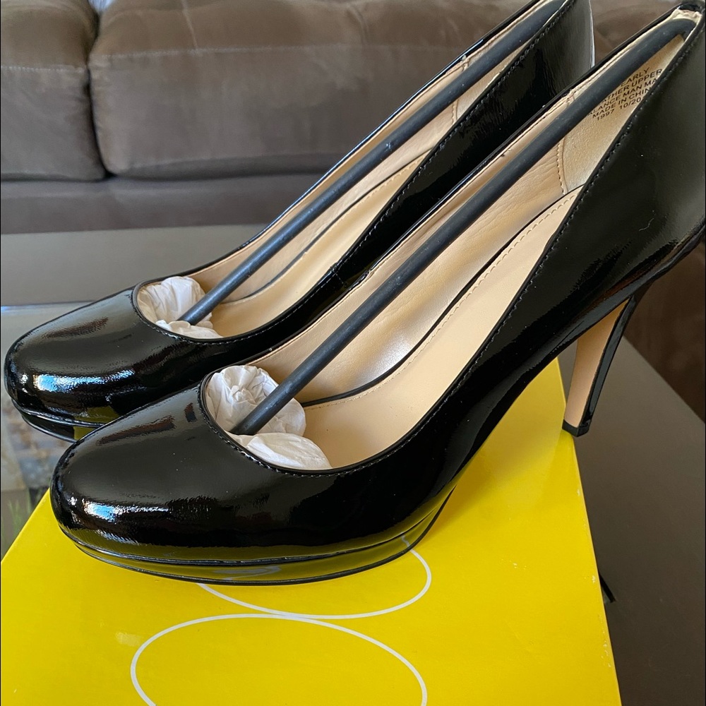 CIRCA Joan & David Pumps